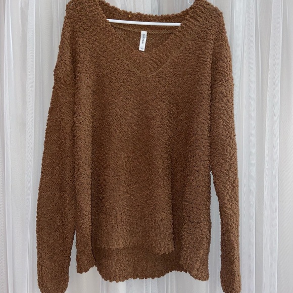 NWOT ZENANA SWEATER - Picture 3 of 8